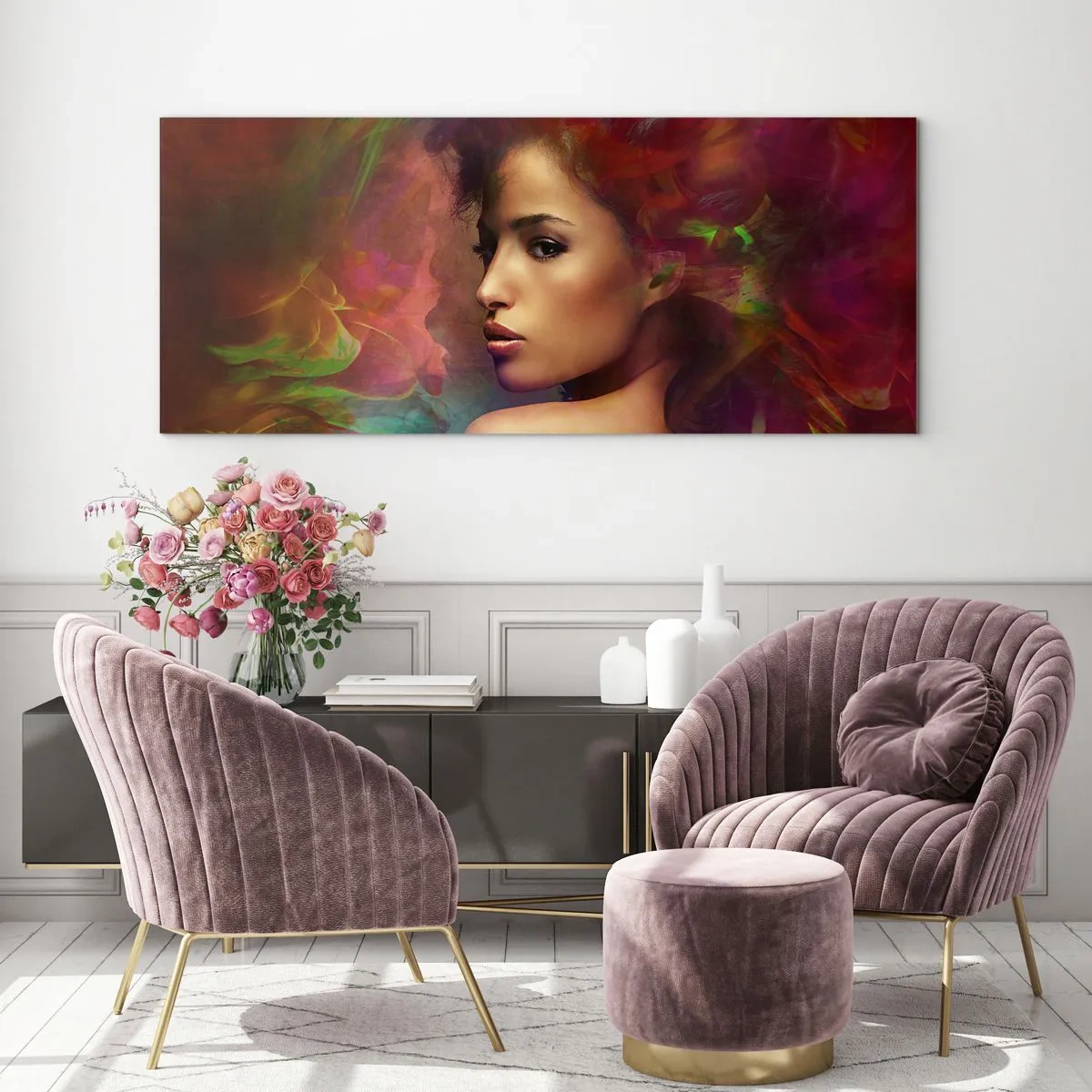 Obraz na szkle - Kobieta z kolorowymi refleksami tworzącymi abstrakcyjne tło - 120x50cm - Piękniejsza od tęczy, delikatna jak mgła - Nowoczesna dekoracja ścienna do salonu i sypialni ARTTOR