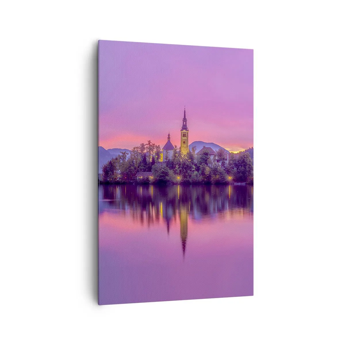 Obraz na płótnie - Jezioro z wyspą i kościołem o zachodzie słońca - 80x120cm - Bajkowa wyspa o zmierzchu  - Nowoczesna dekoracja ścienna do salonu i sypialni ARTTOR