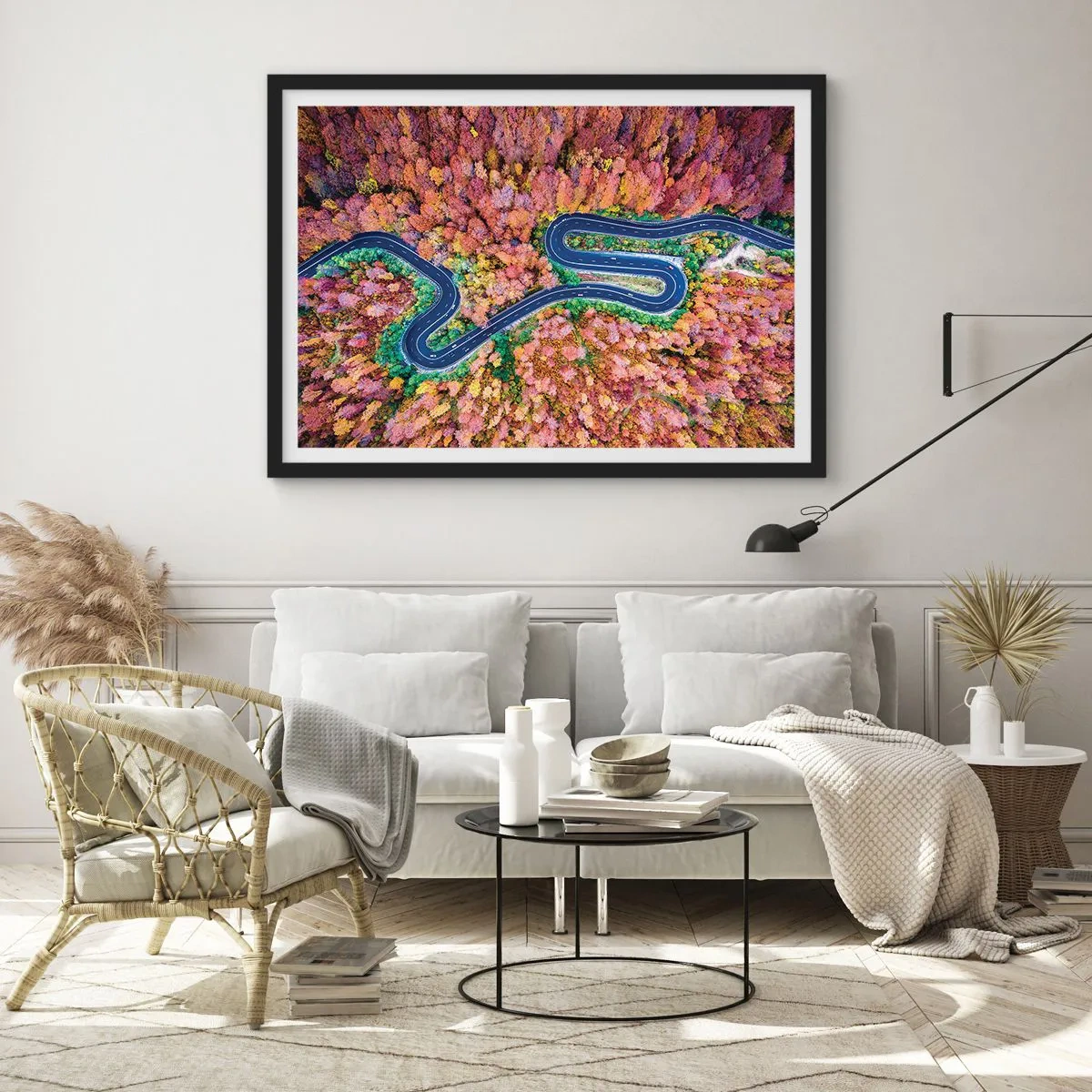 Plakat w czarnej ramie - Krętą drogą poprzez las - 40x30 cm