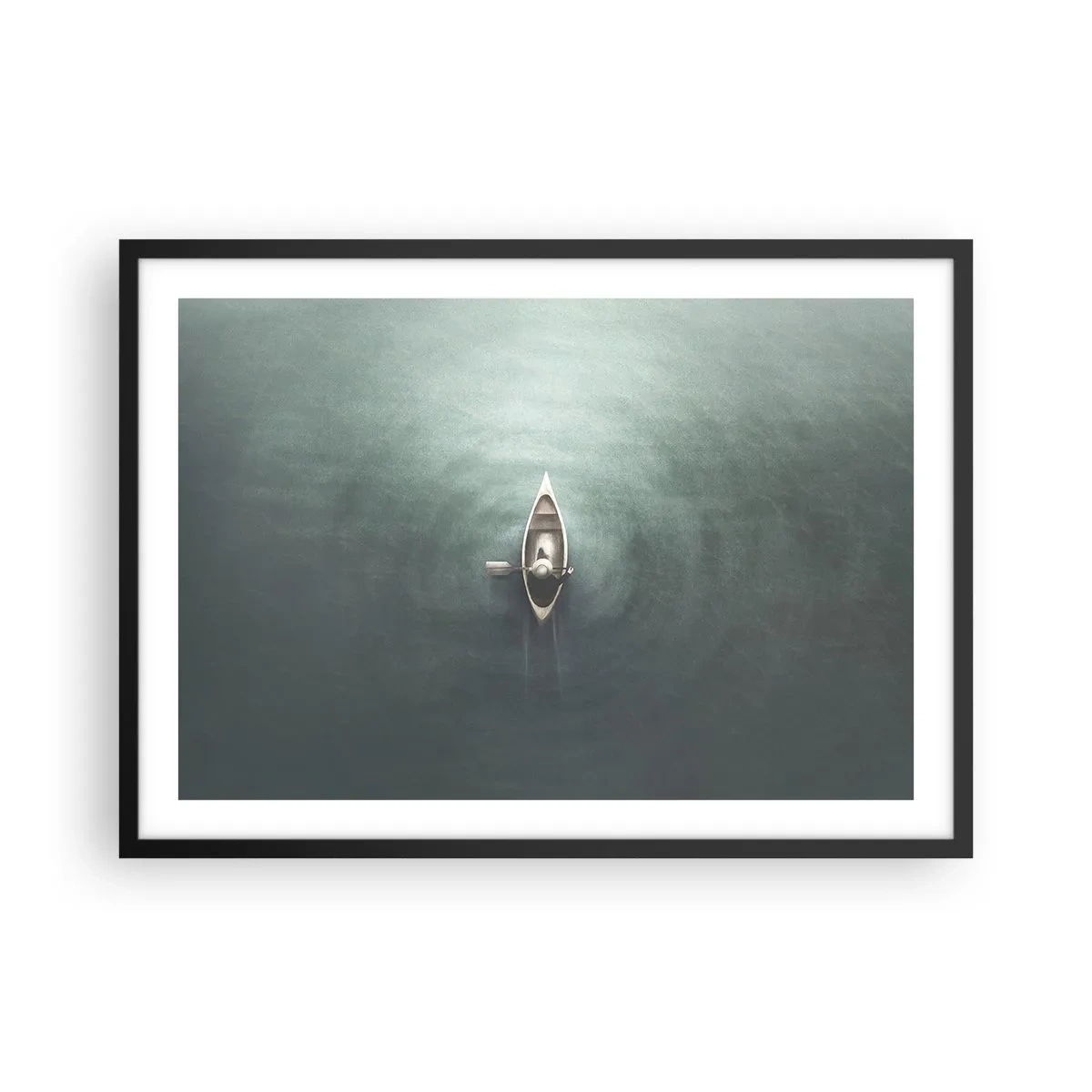Plakat w czarnej ramie - Samotna łódź na spokojnej wodzie w minimalistycznej scenerii - 70x50cm - Przez księżycowe jezioro - Nowoczesna dekoracja ścienna do salonu i sypialni ARTTOR