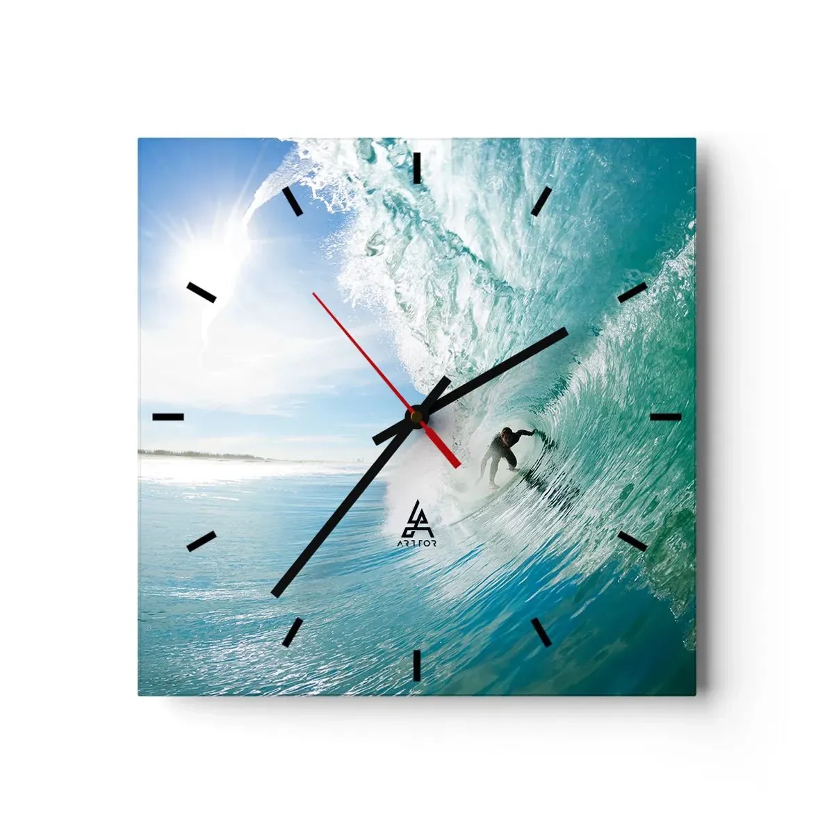 Zegar ścienny - Surfer na fali w świetle słońca na tle błękitnego nieba - 30x30cm - Zawsze na fali - Nowoczesna dekoracja ścienna do salonu i sypialni ARTTOR
