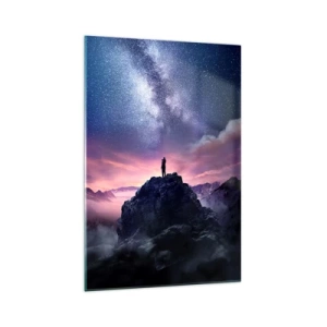 Obraz na szkle - Sylwetka osoby stojącej na szczycie góry pod gwiaździstym niebem - 70x100cm - I poczuł życie - Nowoczesna dekoracja ścienna do salonu i sypialni ARTTOR