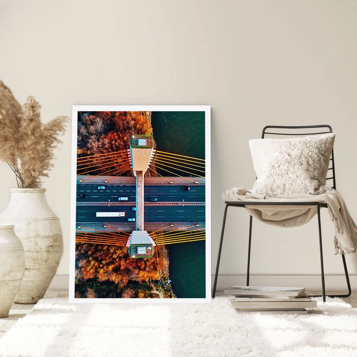 Plakat - Widok z góry na nowoczesny most z samochodami i żółtymi linami - 50x70cm - ZA wodami, za lasami - Nowoczesna dekoracja ścienna do salonu, kuchni i sypialni ARTTOR