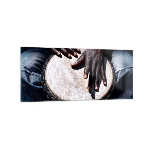 Obraz na szkle - Ręce grające na bębnie djembe w dynamicznej kompozycji - 120x50cm - Żyj w swoim rytmie - Nowoczesna dekoracja ścienna do salonu i sypialni ARTTOR