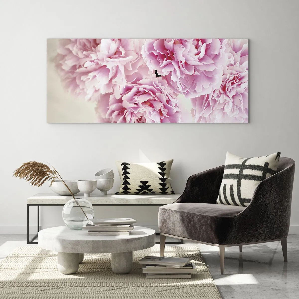 Obraz na szkle - Bukiet różowych piwonii na jasnym tle - 120x50cm - W różowym przepychu - Nowoczesna dekoracja ścienna do salonu i sypialni ARTTOR
