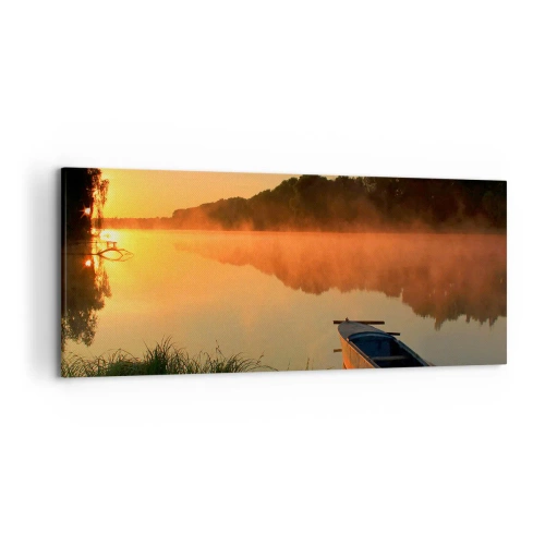Obraz na płótnie - Poranna mgła nad rzeką z łódką w promieniach słońca - 120x50cm - Wschód słońca nad wodą jak tafla lustra - Nowoczesna dekoracja ścienna do salonu i sypialni ARTTOR
