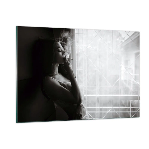 Obraz na szkle - Kobieta paląca przy oknie w czerni i bieli - 120x80cm - Zmysłowa chwila - Nowoczesna dekoracja ścienna do salonu, kuchni i sypialni ARTTOR