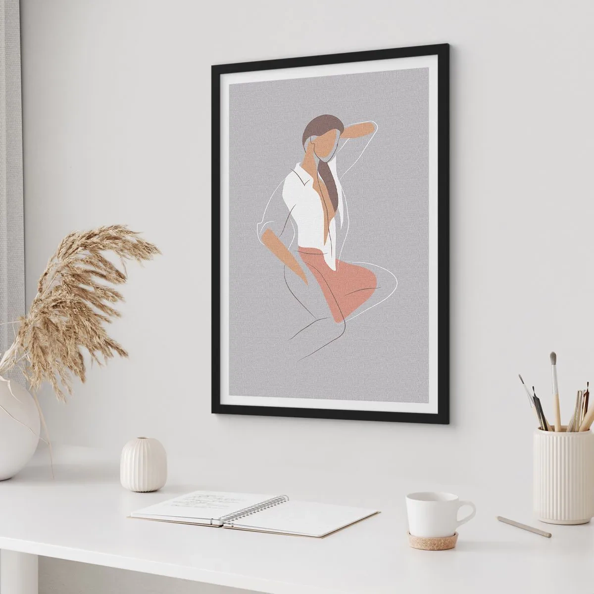 Plakat w czarnej ramie - Minimalistyczna sylwetka kobiety na szarym tle - 50x70cm - Zarys wdzięku - Nowoczesna dekoracja ścienna do salonu i sypialni ARTTOR