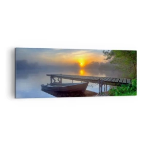 Obraz na płótnie - Pomost nad jeziorem o wschodzie słońca z łodzią przy brzegu - 140x50cm - Jak zwyczajne zamienia się w magiczne - Nowoczesna dekoracja ścienna do salonu i sypialni ARTTOR