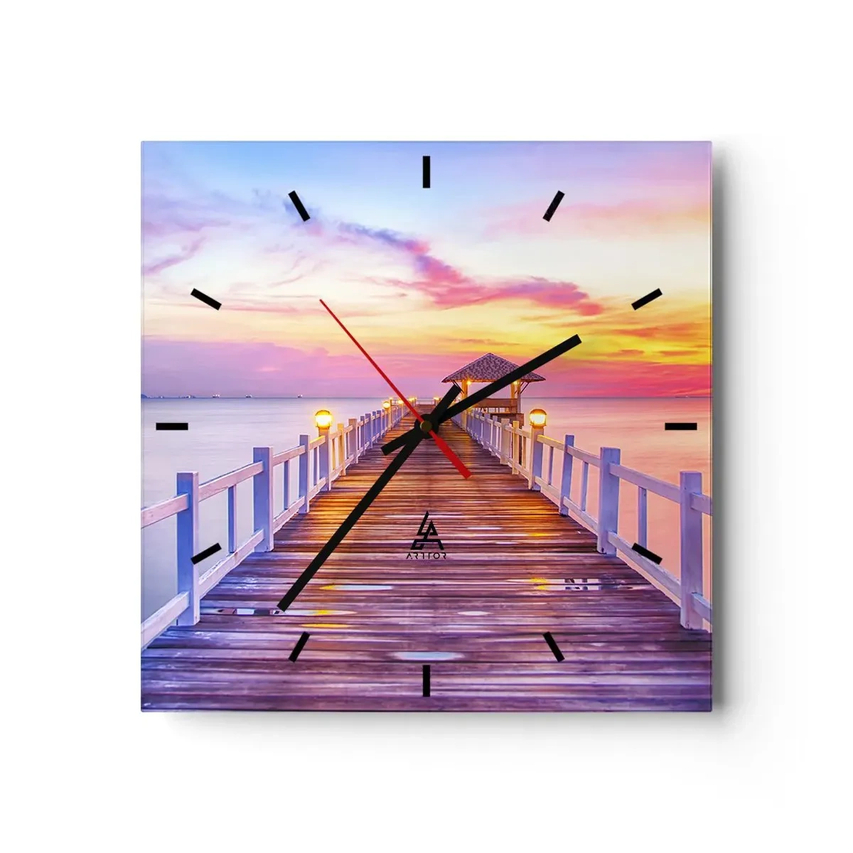 Zegar ścienny - Pomost nad wodą o zachodzie słońca w pastelowych barwach - 30x30cm - Liliowo-złota cisza wieczoru - Nowoczesna dekoracja ścienna do salonu i sypialni ARTTOR