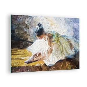 Obraz na szkle - Z obrazu Degasa - Baletnica pochylona w białej sukni malowana fakturą olejną - 70x50cm