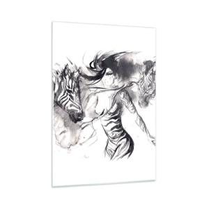 Obraz na szkle - Czarno-biała kompozycja z kobietą i zebrą w artystycznym stylu - 50x70cm - Tańcząca z zebrami - Nowoczesna dekoracja ścienna do salonu, kuchni i sypialni ARTTOR