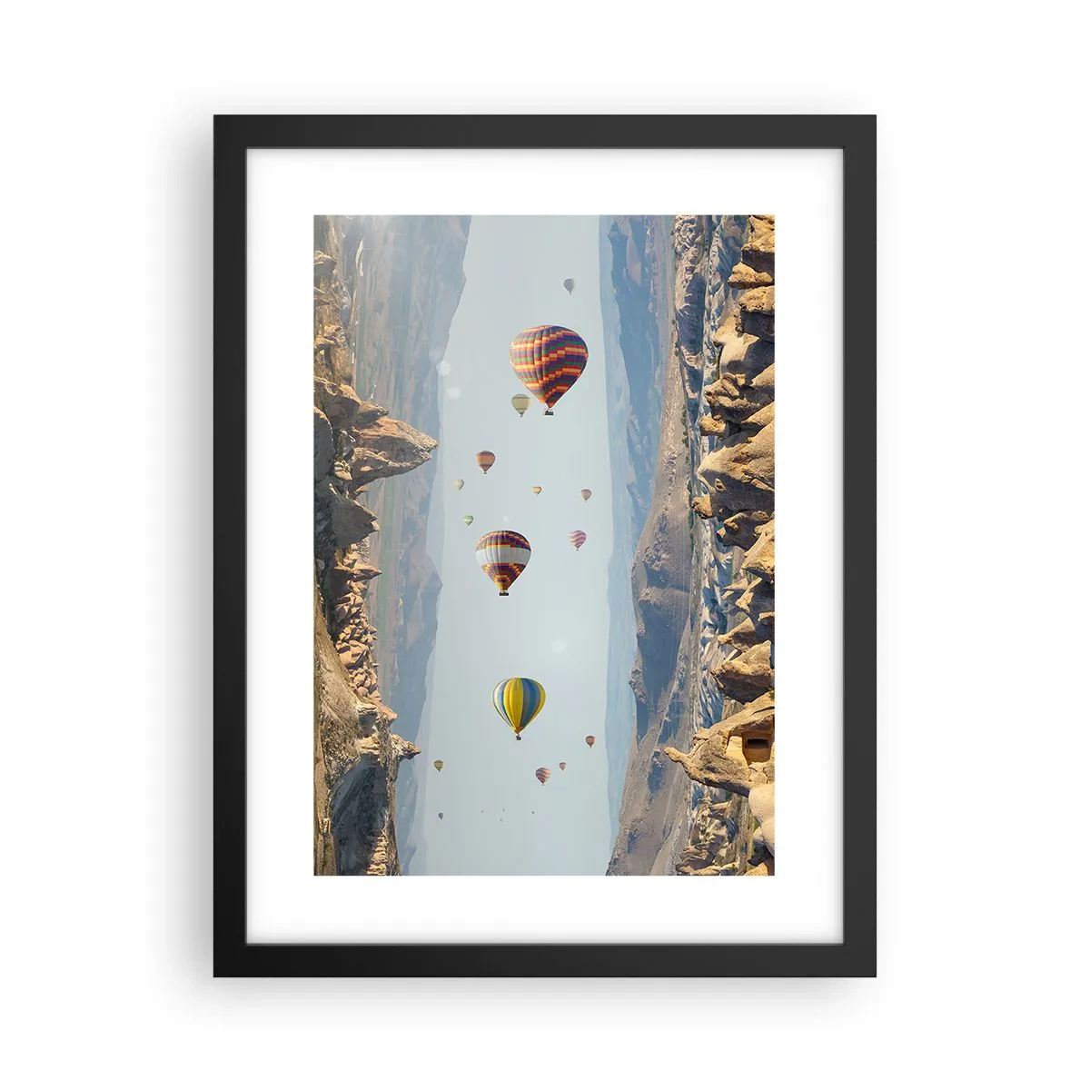 Plakat w czarnej ramie - Tu wszystko jest możliwe - 30x40 cm