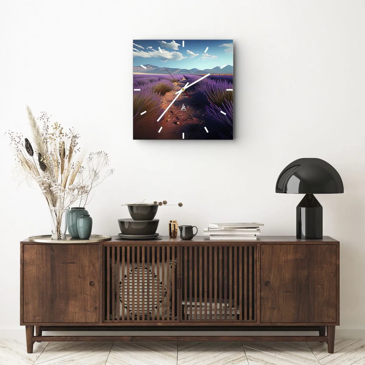 Zegar ścienny - Lawendowe pole z widokiem na góry i błękitne niebo - 30x30cm - Pachnące pola - Nowoczesna dekoracja ścienna do salonu i sypialni ARTTOR
