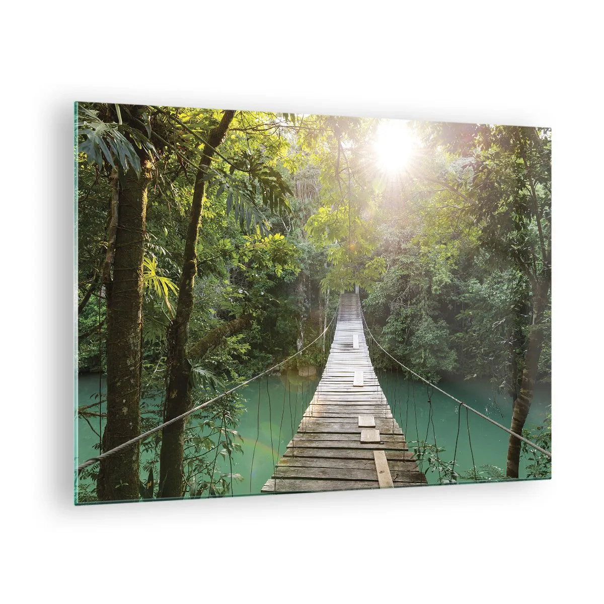Obraz na szkle - Wiszący most w tropikalnym lesie oświetlony promieniami słońca - 70x50cm - Nad lazurową wodą do lazurowego lasu - Nowoczesna dekoracja ścienna do salonu i sypialni ARTTOR