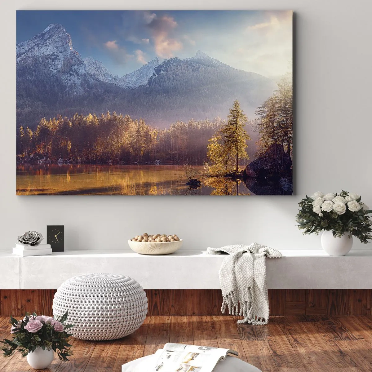 Obraz na płótnie - Malowniczy widok na górski las i jezioro o świcie - 70x50cm - W górach i dolinach - Nowoczesna dekoracja ścienna do salonu i sypialni ARTTOR