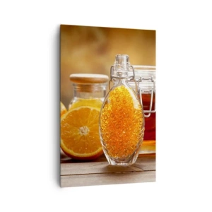 Obraz na płótnie - Butelka z bursztynowym płynem i świeże pomarańcze - 80x120cm - Słoneczne smaki i aromaty - Nowoczesna dekoracja ścienna do salonu i sypialni ARTTOR