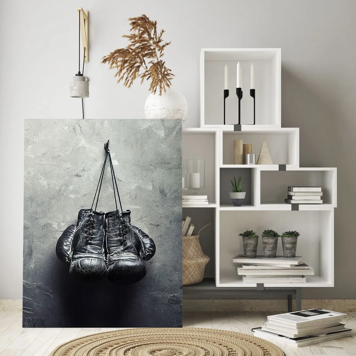 Obraz na szkle - Czarne rękawice bokserskie zawieszone na ścianie - 50x70cm - Czas walki i czas pokoju - Nowoczesna dekoracja ścienna do salonu, kuchni i sypialni ARTTOR