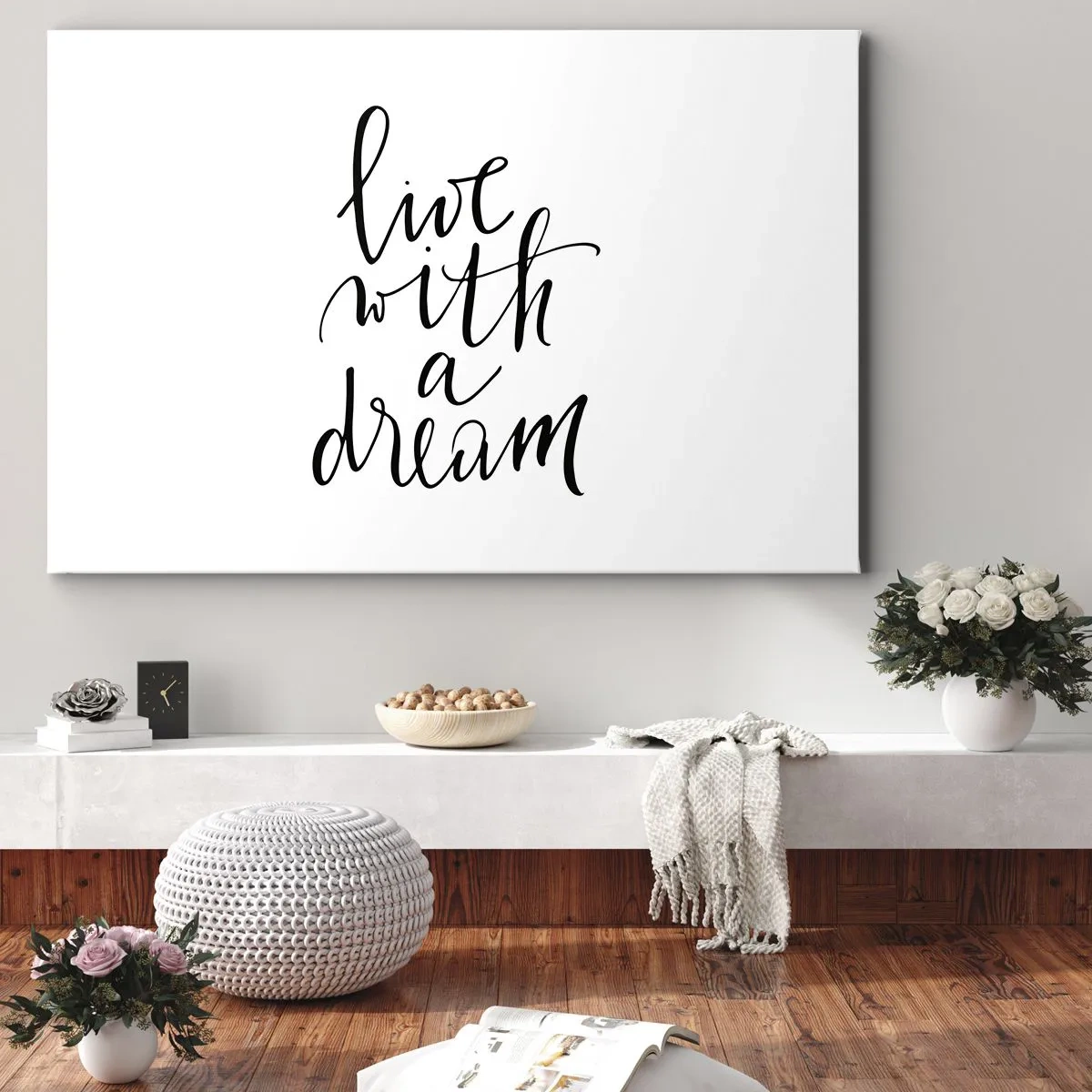 Obraz na płótnie - Minimalistyczny obraz z napisem 'live with a dream' w czerni na białym tle - 70x50cm - Of course - Nowoczesna dekoracja ścienna do salonu i sypialni ARTTOR