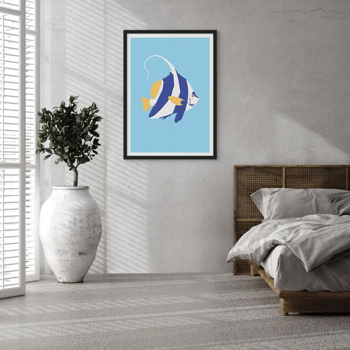 Plakat w czarnej ramie - Minimalistyczna grafika egzotycznej ryby na błękitnym tle - 50x70cm - Miss tropikalnych wód - Nowoczesna dekoracja ścienna do salonu i sypialni ARTTOR