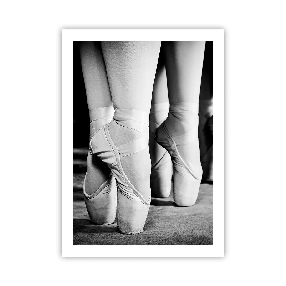 Plakat - Czarno-biały plakat przedstawiający baletowe pointy - 50x70cm - Razem, lekko - Nowoczesna dekoracja ścienna do salonu, kuchni i sypialni ARTTOR