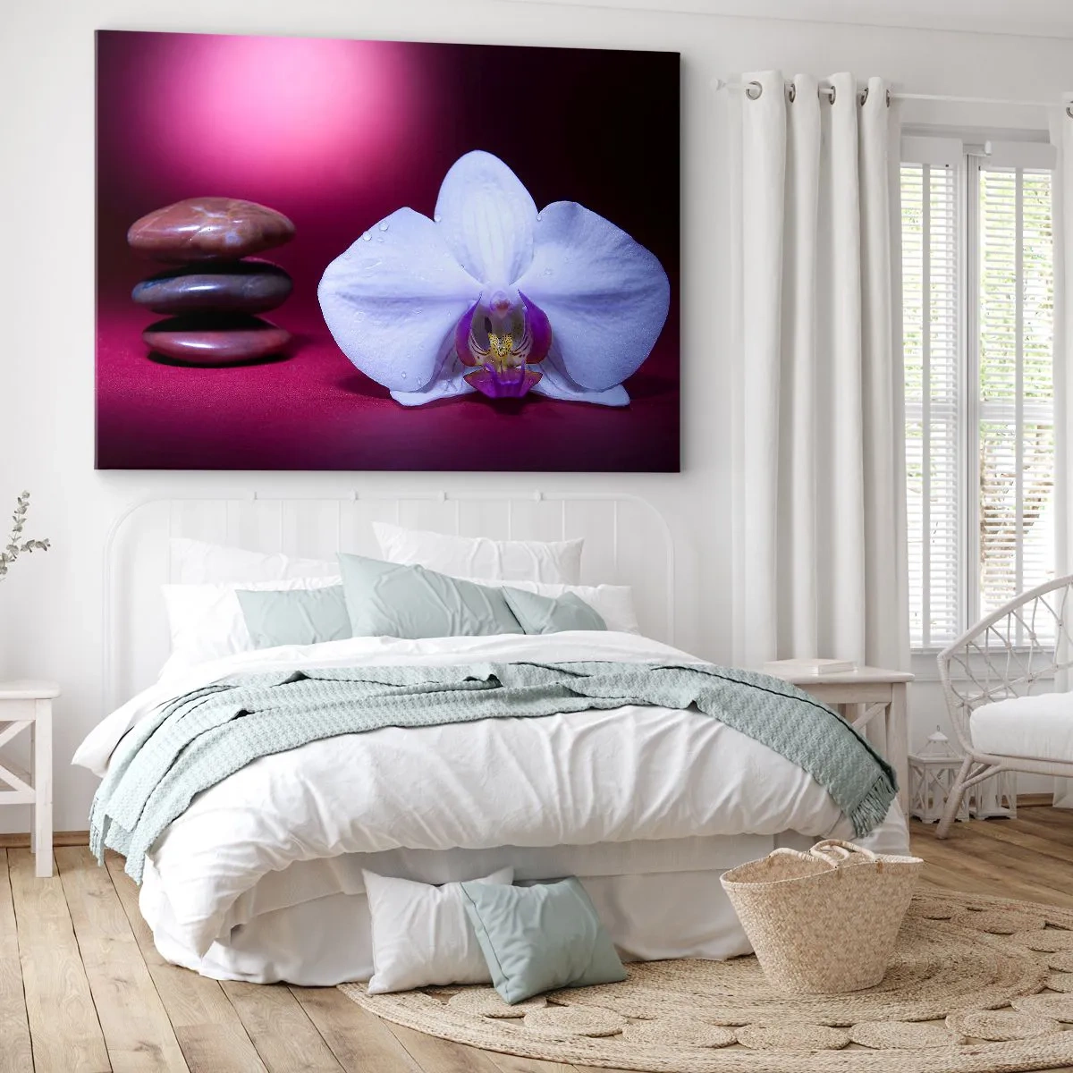Obraz na płótnie - Biała orchidea i kamienie na różowym tle - 70x50cm - Studium świeżości w fiolecie - Nowoczesna dekoracja ścienna do salonu i sypialni ARTTOR