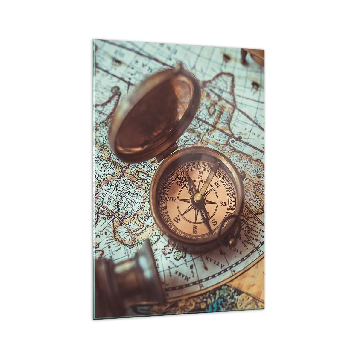 Obraz na szkle - Kompozycja z kompasem, kluczami i starą mapą w stylu retro - 70x100cm - Dla poszukiwacza przygód - Nowoczesna dekoracja ścienna do salonu i sypialni ARTTOR