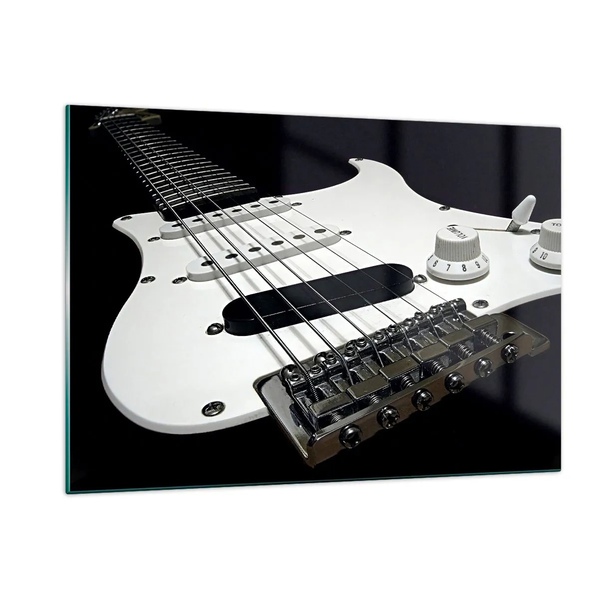Obraz na szkle - Zbliżenie na białą gitarę elektryczną na ciemnym tle - 120x80cm - Ukryty w bieli dźwięk - Nowoczesna dekoracja ścienna do salonu, kuchni i sypialni ARTTOR