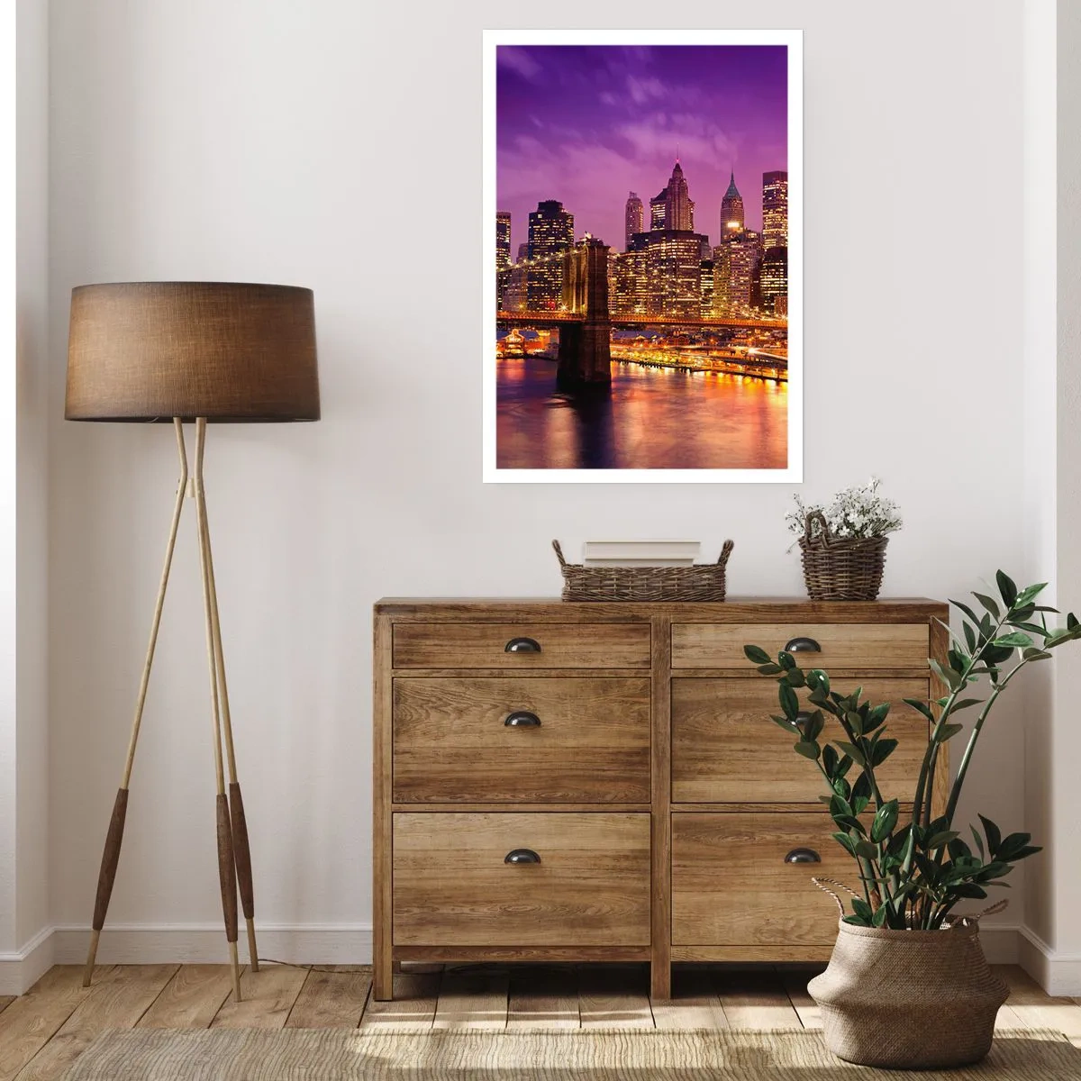 Plakat - Nocny widok na Brooklyn Bridge i Manhattan w świetle miasta - 50x70cm - Fioletowo-złoty Manhathann - Nowoczesna dekoracja ścienna do salonu, kuchni i sypialni ARTTOR
