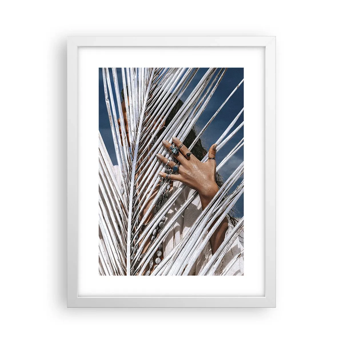 Plakat w białej ramie - Dziewczyna szamana? - 30x40 cm