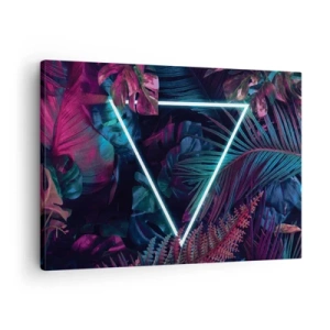 Obraz na płótnie - Neonowy trójkąt w otoczeniu tropikalnych liści w ciemnych barwach - 70x50cm - Ogród w stylu disco - Nowoczesna dekoracja ścienna do salonu i sypialni ARTTOR