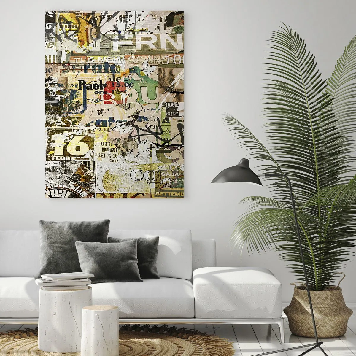 Obraz na szkle - Artystyczna kompozycja z plakatów, napisów i graffiti - 50x70cm - Oj, dzieje się… - Nowoczesna dekoracja ścienna do salonu, kuchni i sypialni ARTTOR