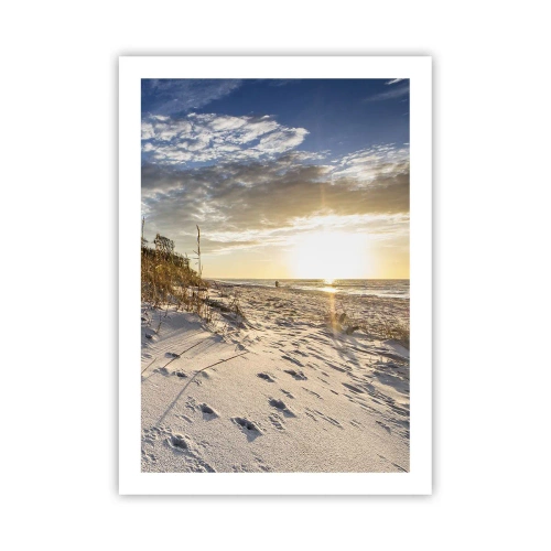 Plakat - Piaszczysta plaża oświetlona zachodzącym słońcem - 50x70cm - Zaproszenie na spacer - Nowoczesna dekoracja ścienna do salonu, kuchni i sypialni ARTTOR