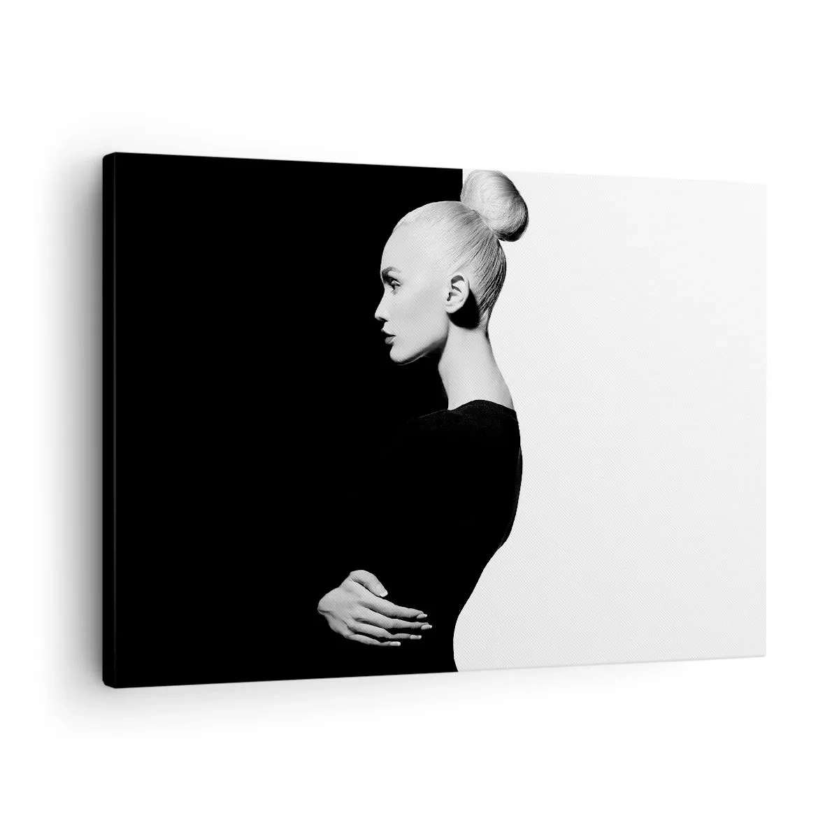 Obraz na płótnie - Stylowy portret kobiety na tle czarno-białym - 70x50cm - Po prostu kobieta - Nowoczesna dekoracja ścienna do salonu i sypialni ARTTOR