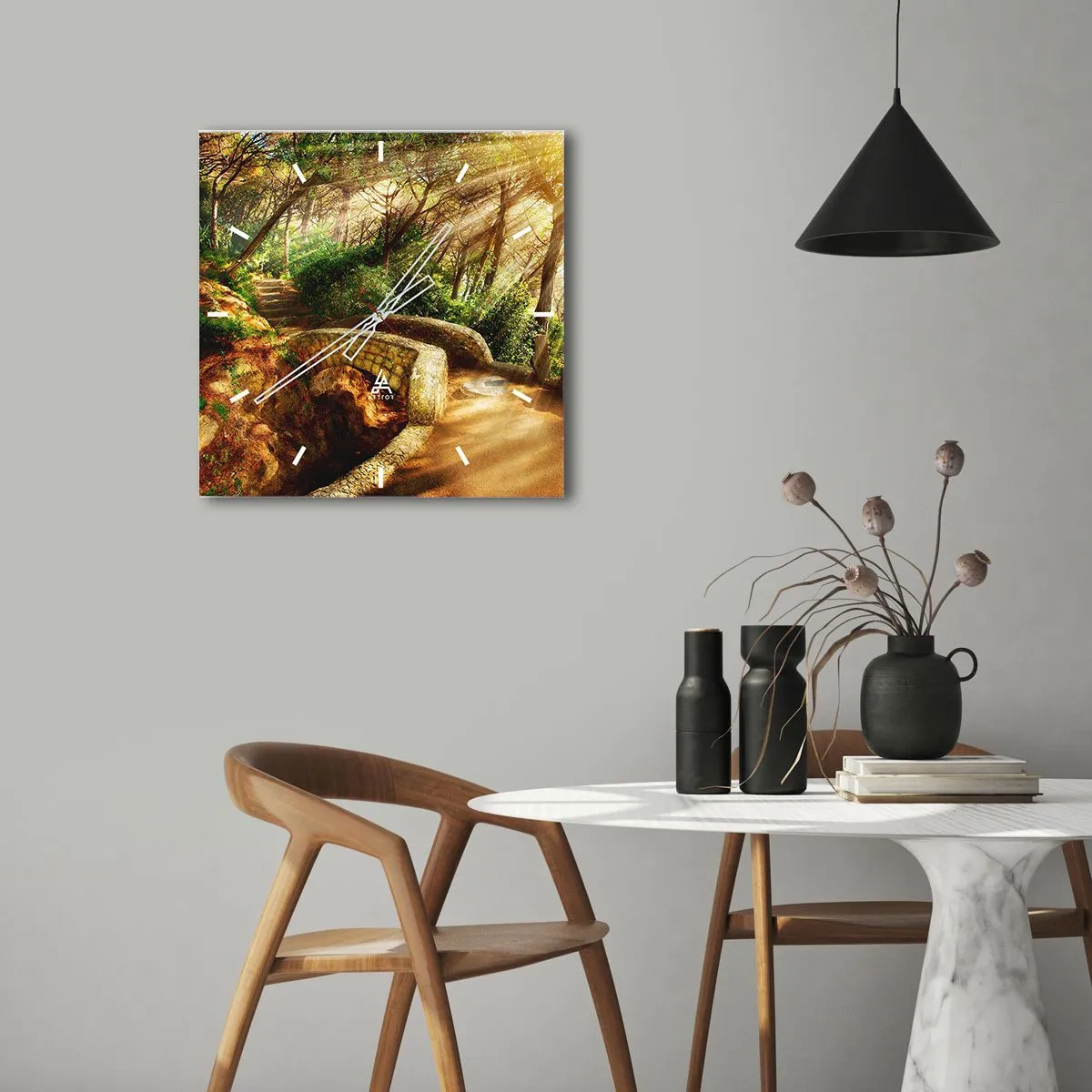 Zegar ścienny - Leśny krajobraz z promieniami słońca i kamiennym mostkiem - 30x30cm - Prosto z mostku w baśniowy las - Nowoczesna dekoracja ścienna do salonu i sypialni ARTTOR