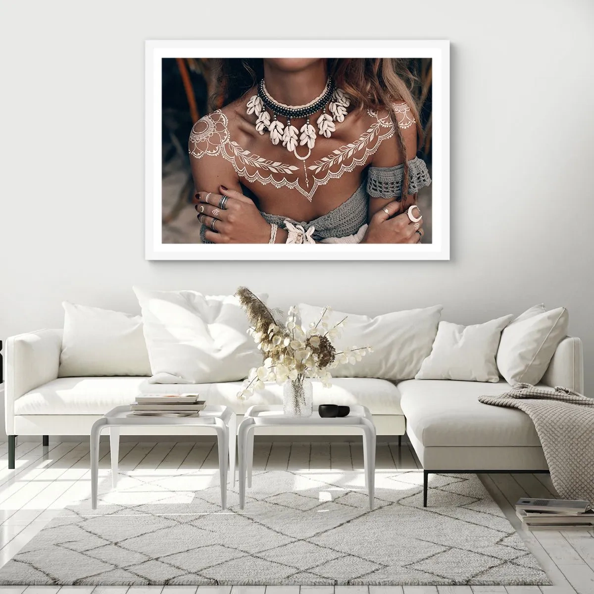 Plakat w białej ramie - Talizmany, rytuały kobiecości - 70x50 cm