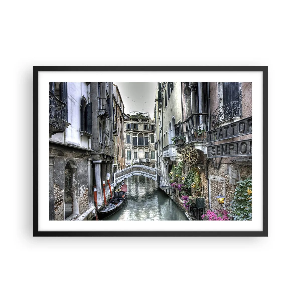 Plakat w czarnej ramie - Wenecki kanał z gondolą i kamiennym mostem - 70x50cm - Od wieków w cichej zadumie - Nowoczesna dekoracja ścienna do salonu i sypialni ARTTOR
