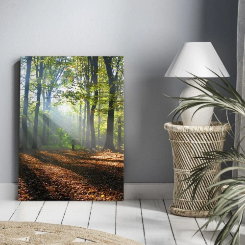 Obraz na Płótnie Arttor 45x80 cm - Blaski i cienie - Las, Drzewa, Natura, Promienie Słóńca, Pejzaż, Do Salonu, Do Sypialni, Pomarańczowy, Zielony, Pionowy, Płótno, PA45x80-0136